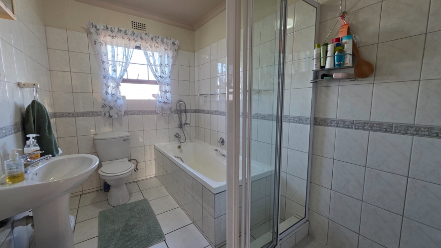 2 Bedroom Property for Sale in Fonteine Park Western Cape